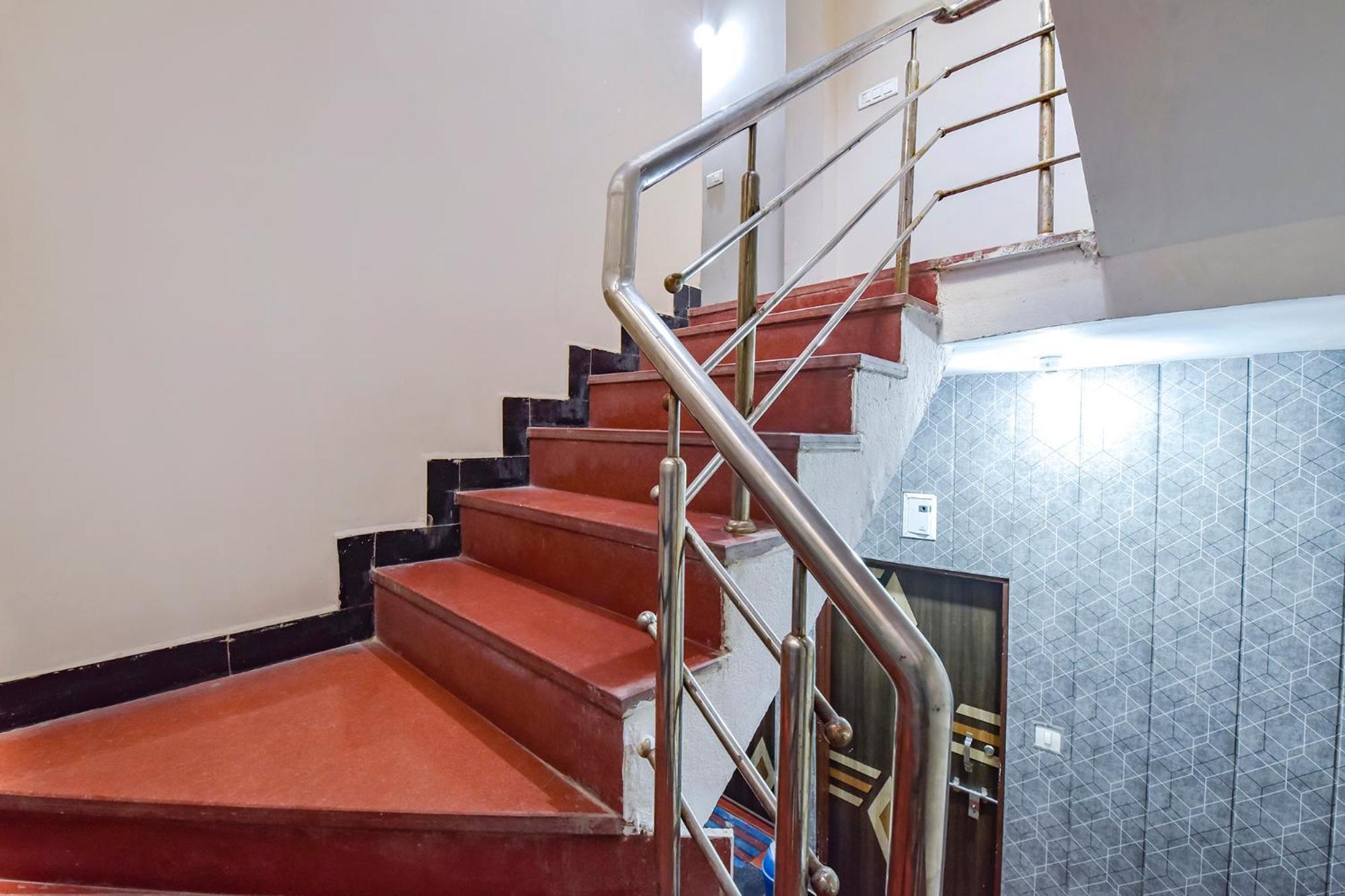 Fabexpress Mahakal Shikhar Darshan Ujjain Exterior foto
